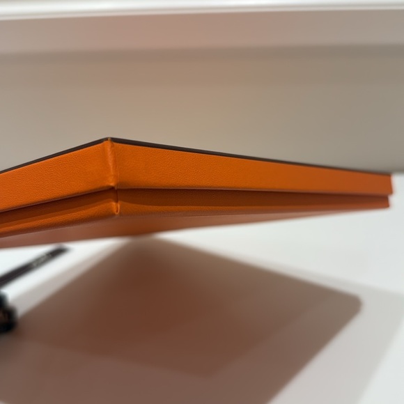 Hermès Orange scarf, baby towel, Gift Box with Ribbon, brand new. - Picture 5 of 9